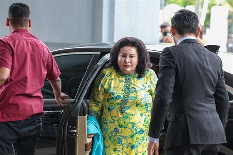 1MDB sues ex